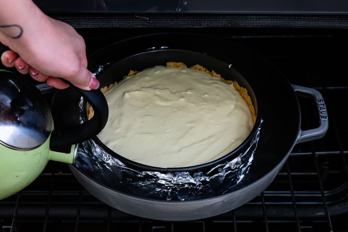 how-to-bake-cream-cheese-cake-in-a-water-bath