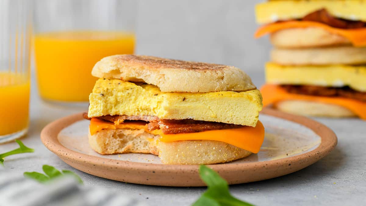 how-to-bake-eggs-for-breakfast-sandwiches