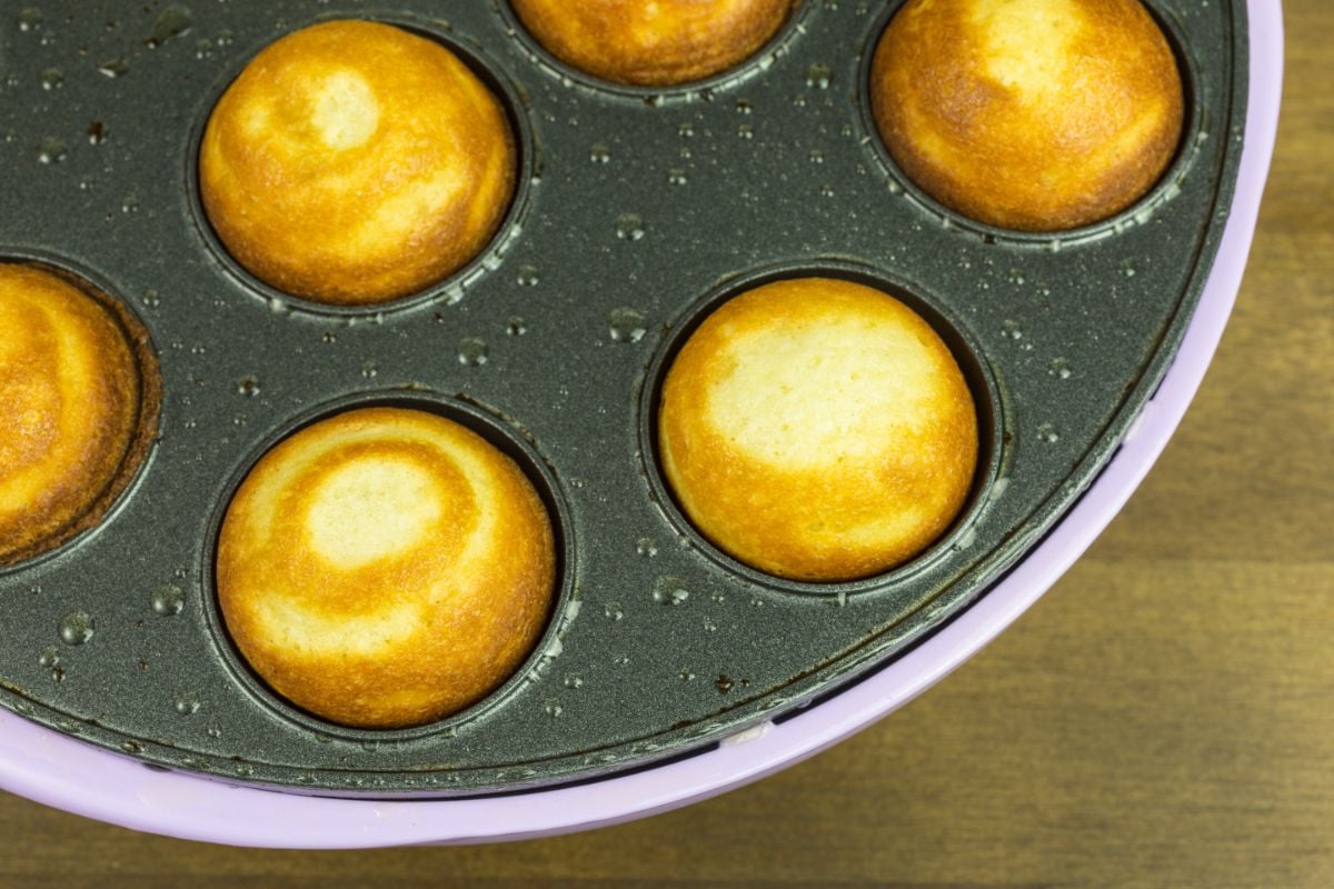 how-to-bake-in-a-cake-pop-pan