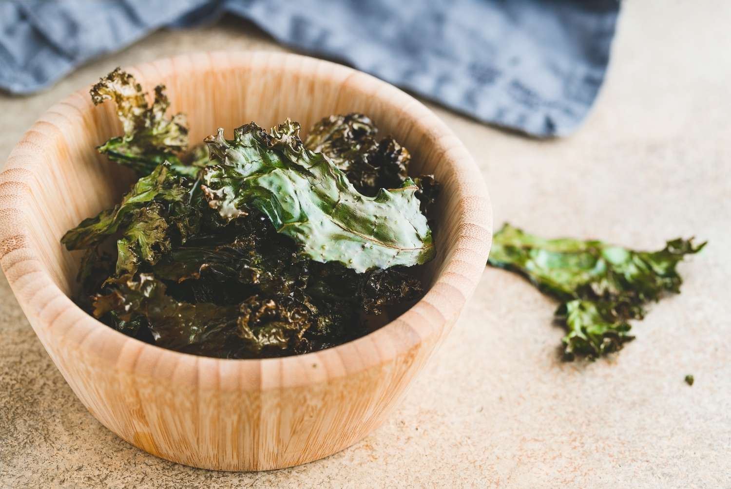 how-to-bake-kale-chips-in-the-oven-with-olive-oil