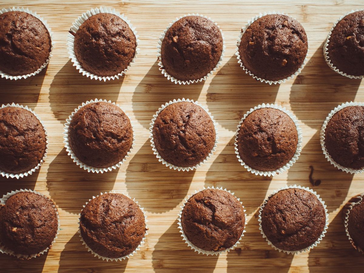 How To Easily Free Muffins From Their Tin Without Liners