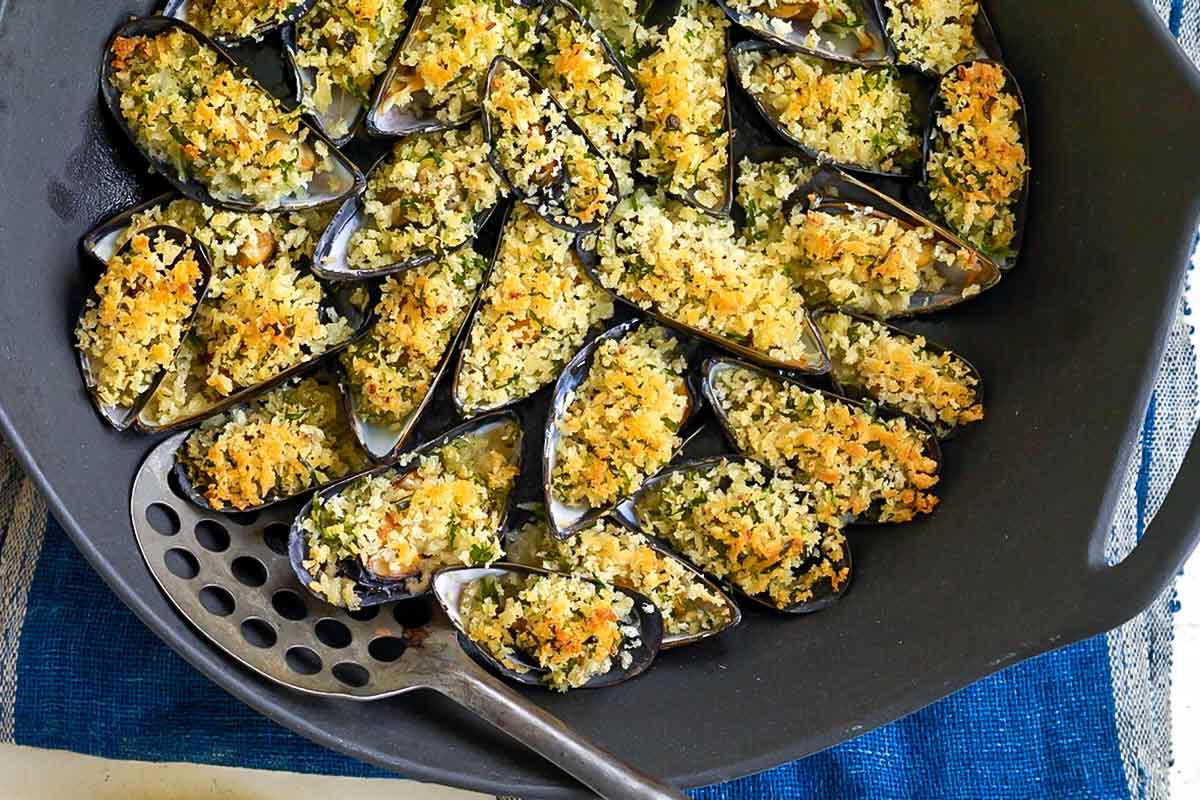 how-to-bake-mussels-with-garlic