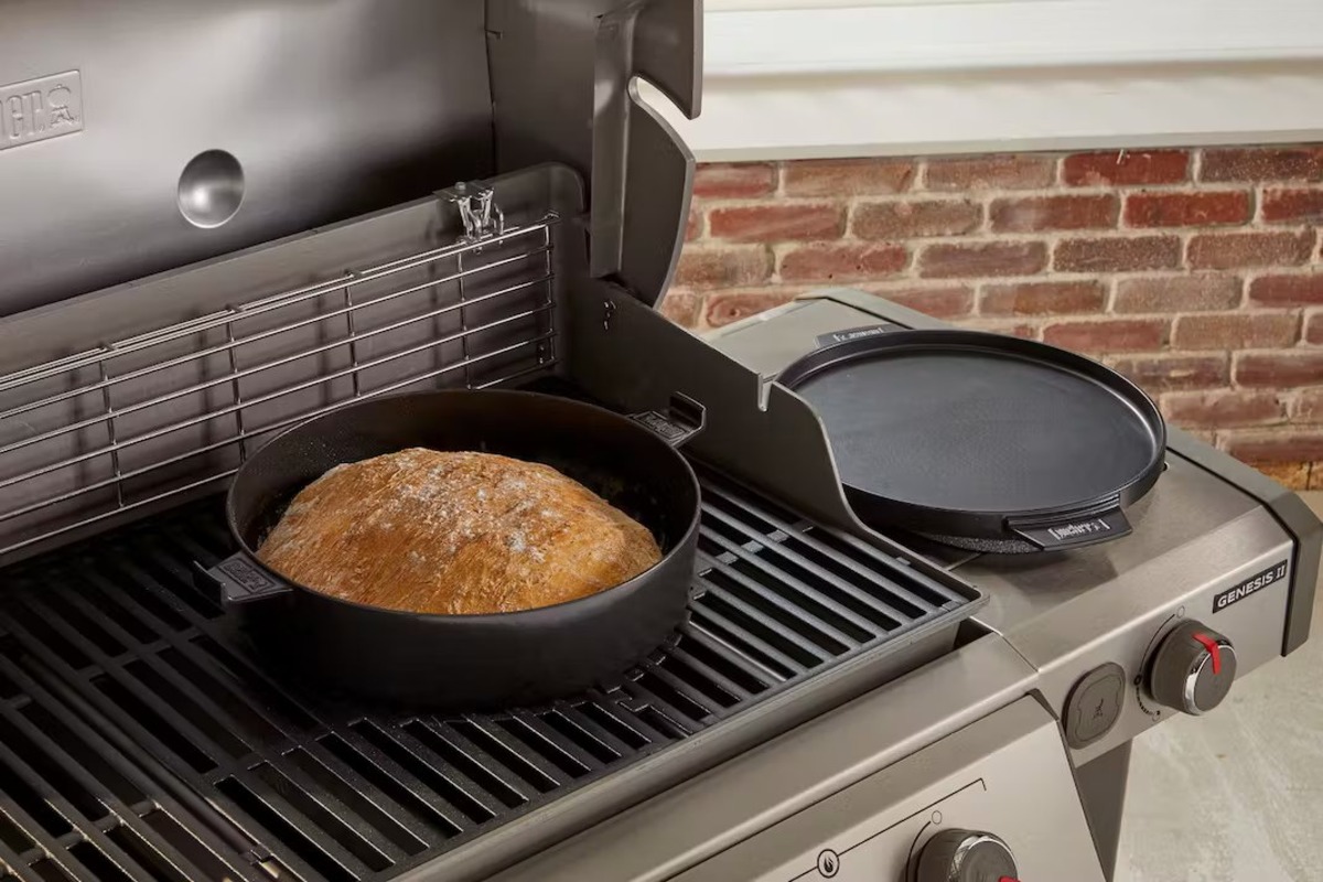 how-to-bake-on-a-gas-grill