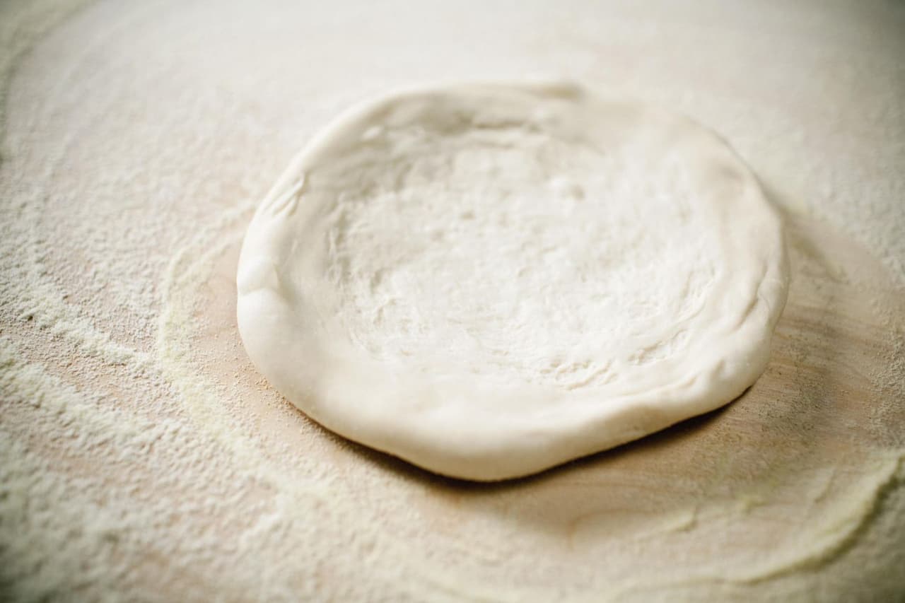 how-to-bake-pizza-dough-with-no-toppings