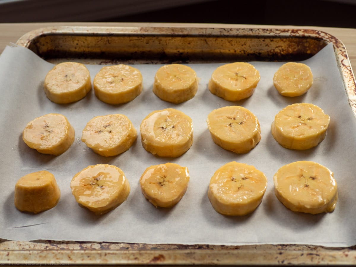 how-to-bake-plantains-with-parchment-paper