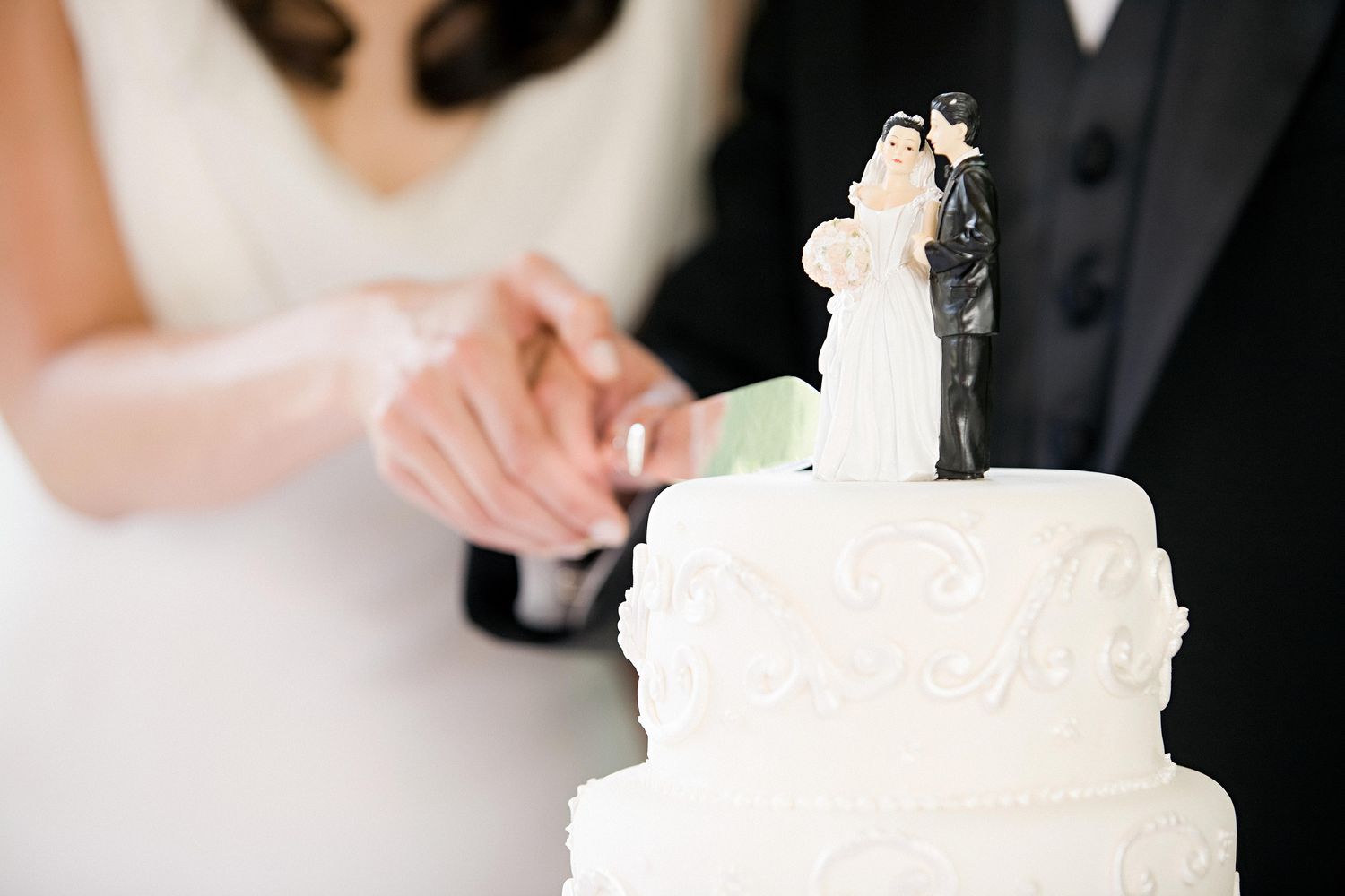how-to-bake-the-perfect-wedding-cake