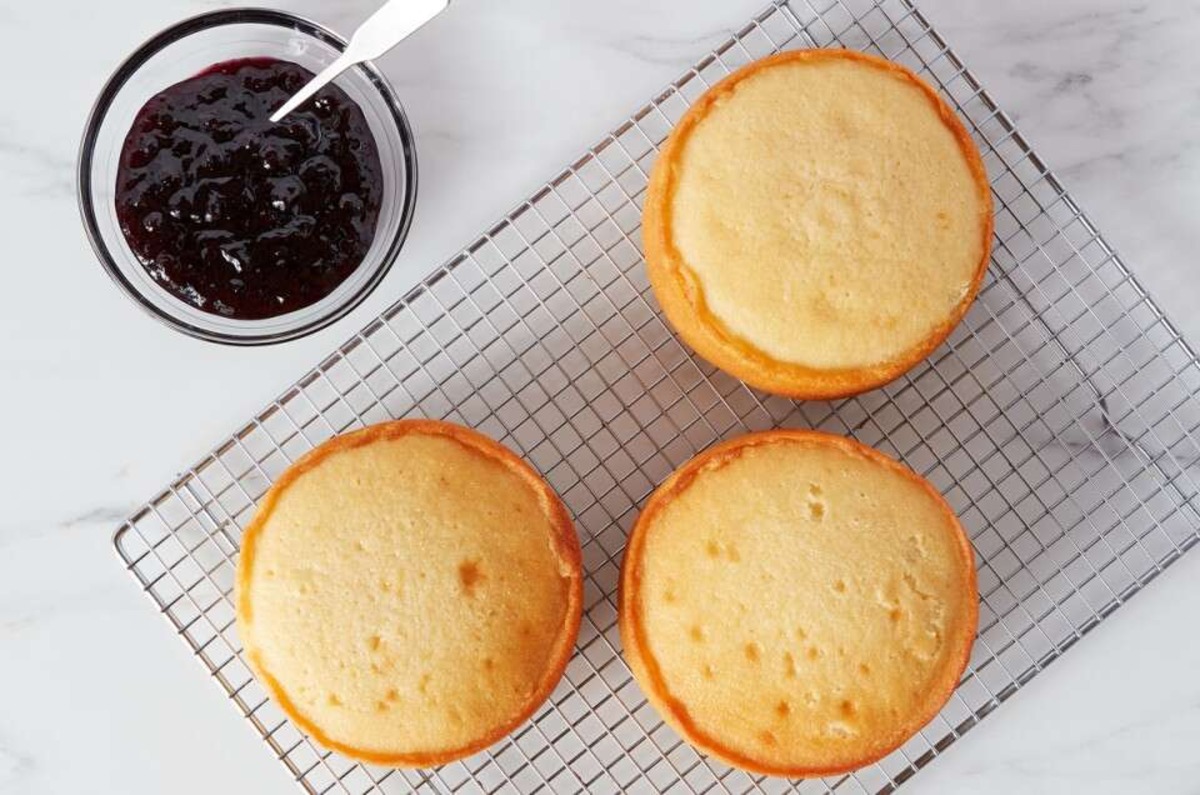 how-to-bake-two-cakes-at-once-in-an-instant-pot