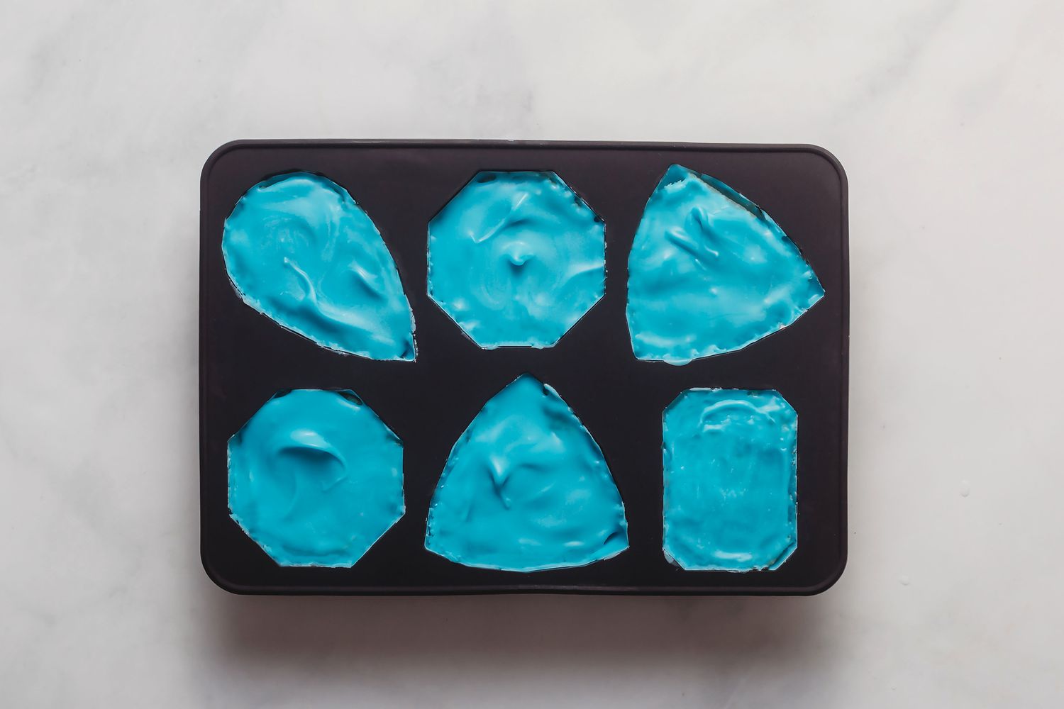 how-to-bake-with-a-silicone-cake-mold