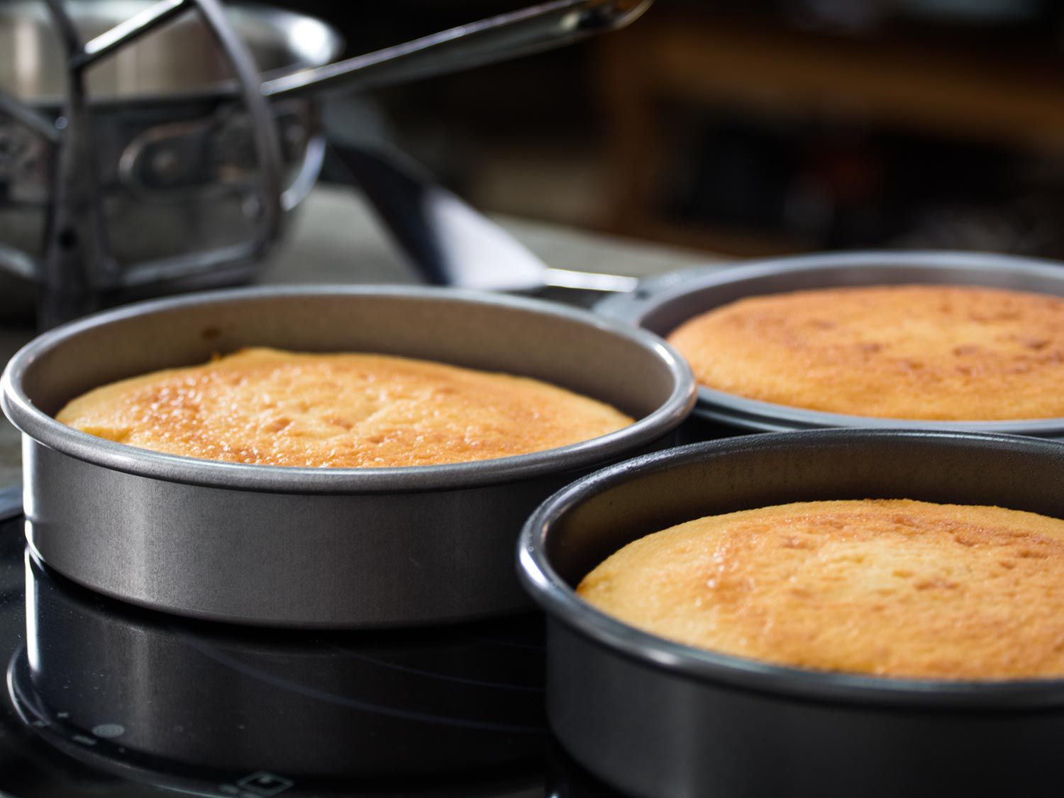 what-is-a-cake-pan-used-for