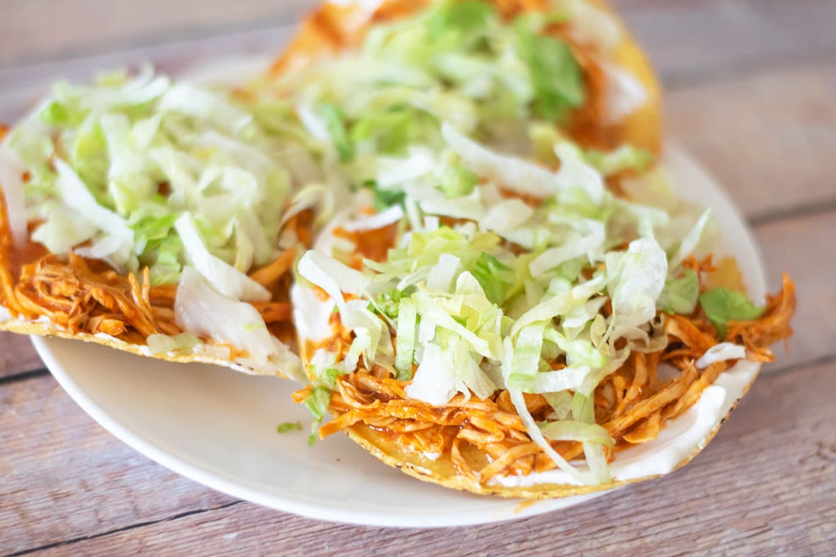 what-is-a-chicken-tinga-tostada