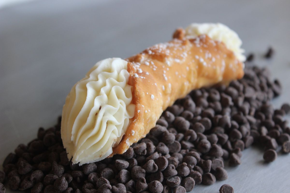 what-is-a-florentine-cannoli