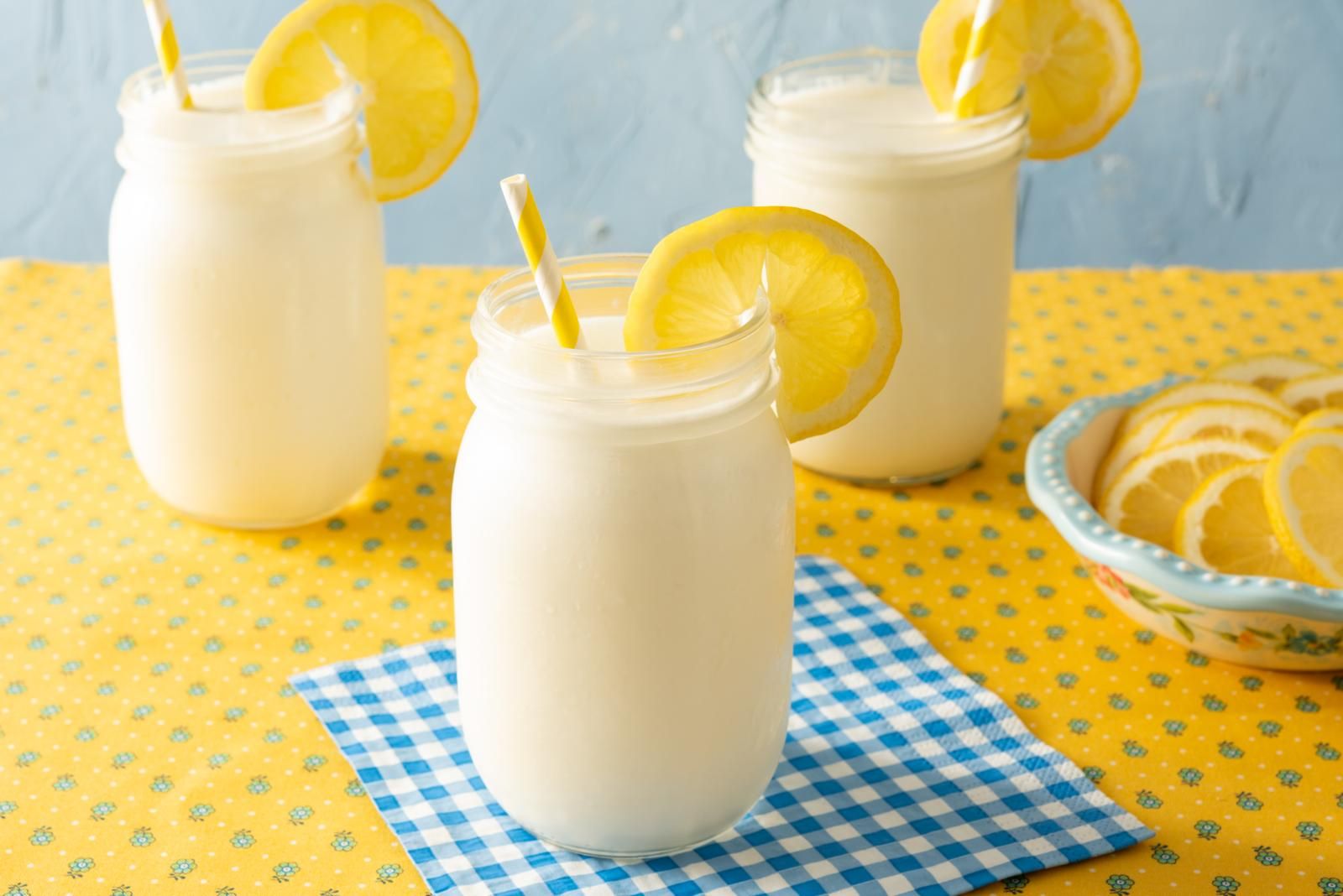 what-is-a-lemonade-shake-up