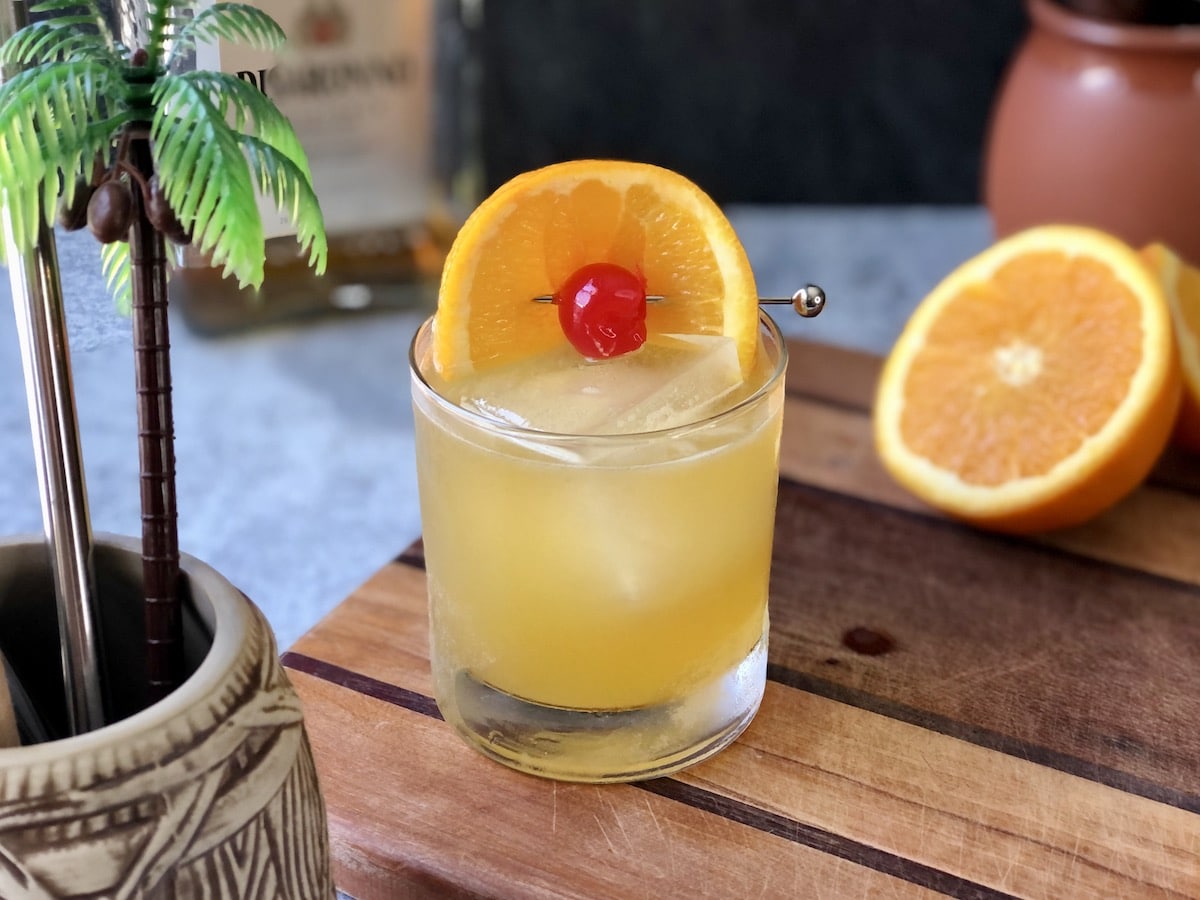 what-is-an-amaretto-stone-sour