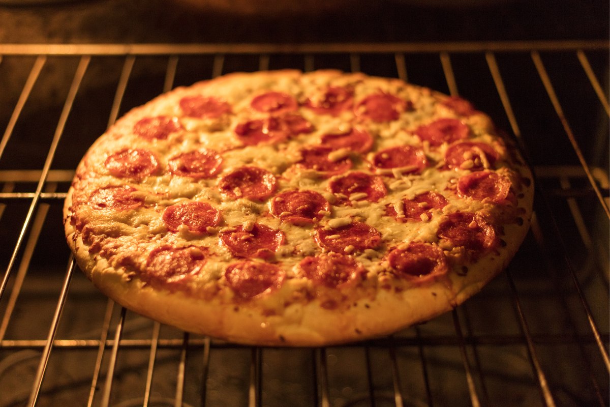 what-is-baking-pizza-in-an-oven