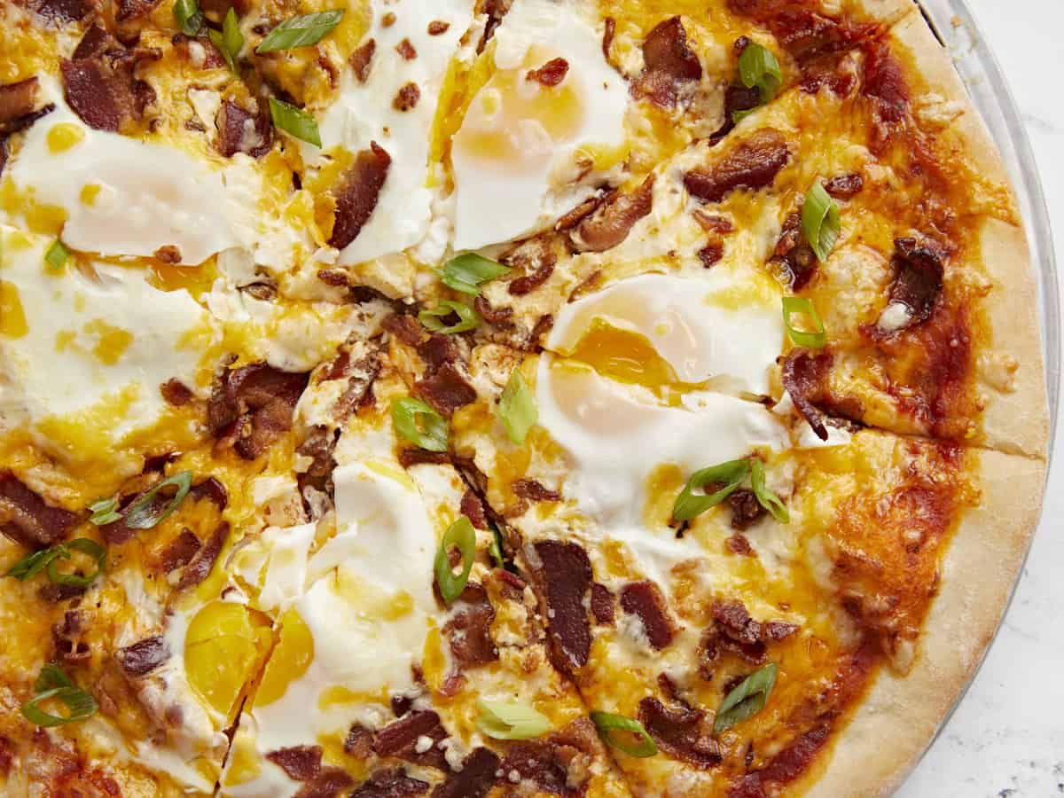 what-is-breakfast-pizza