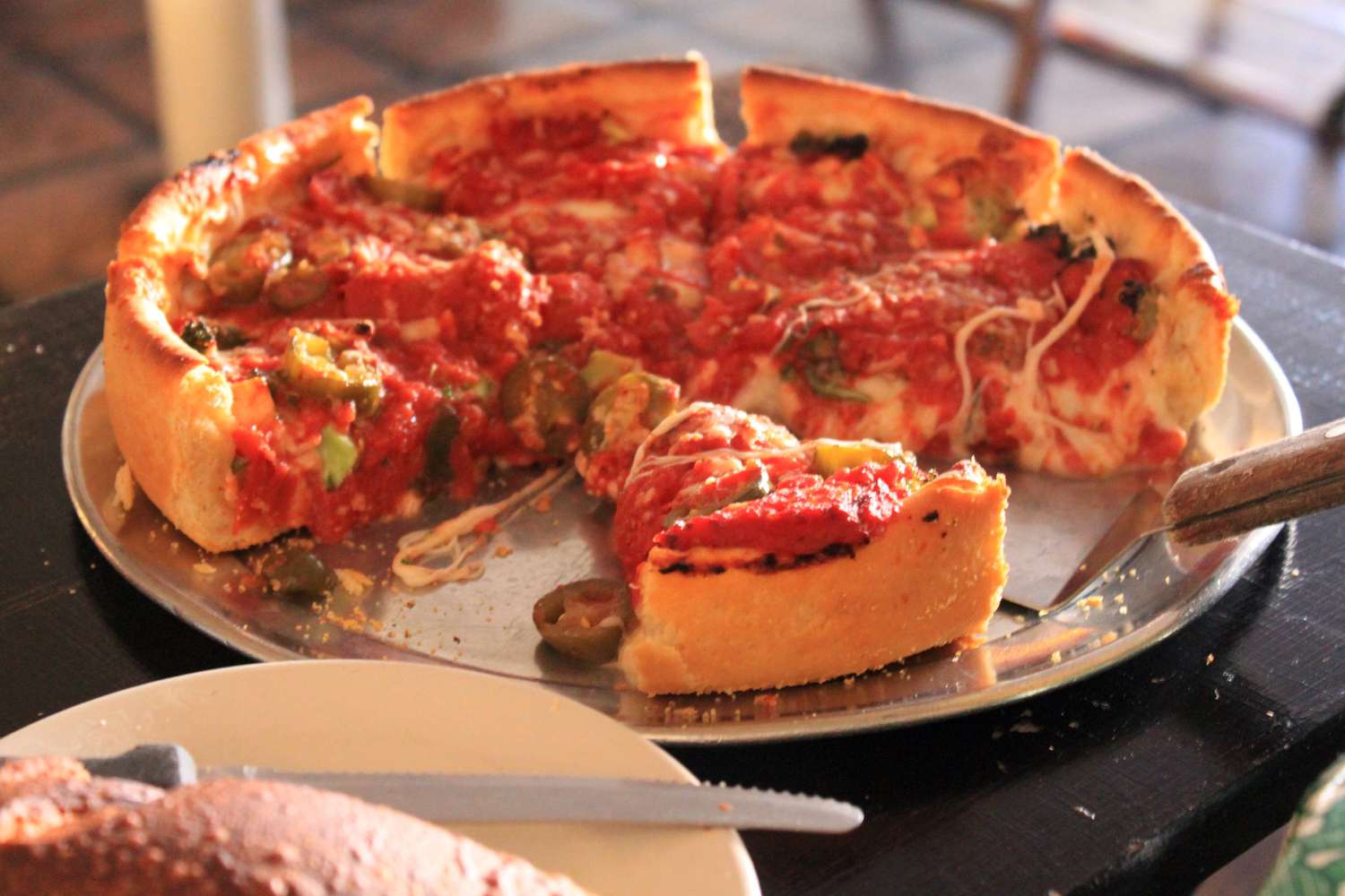 what-is-chicago-style-pizza