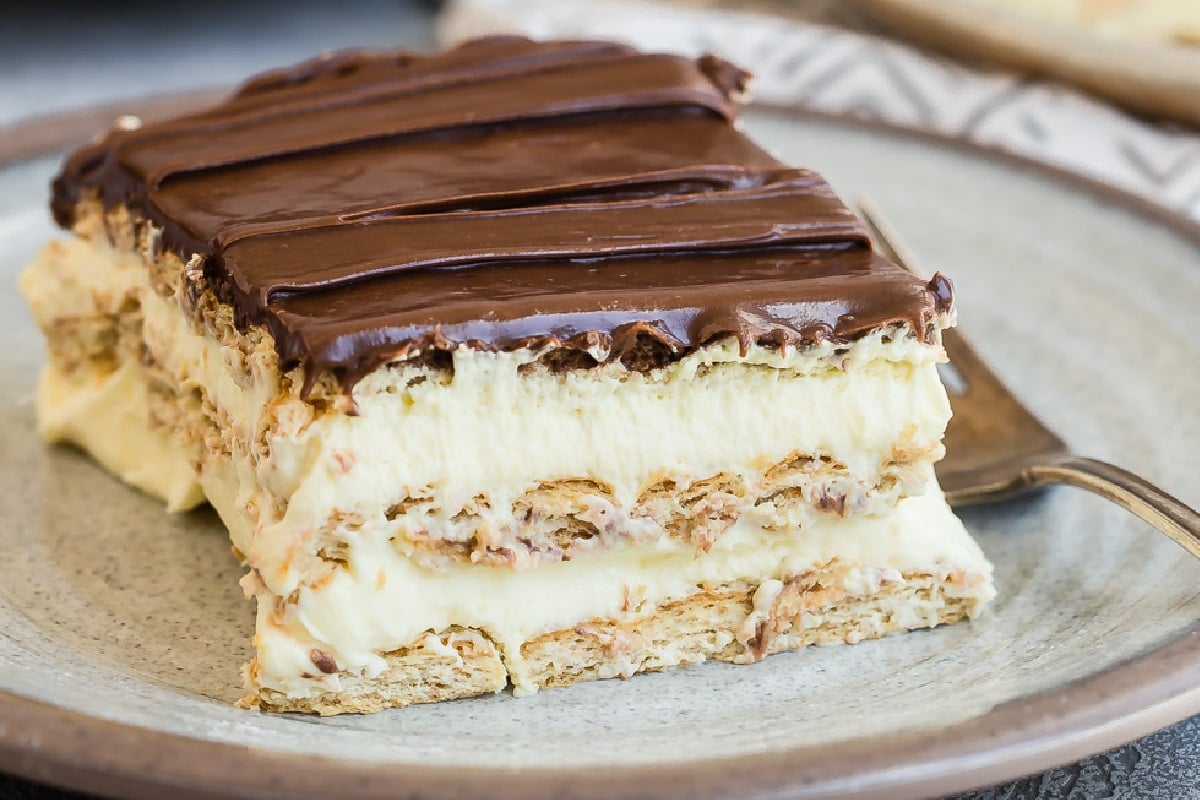 what-is-chocolate-eclair-cake