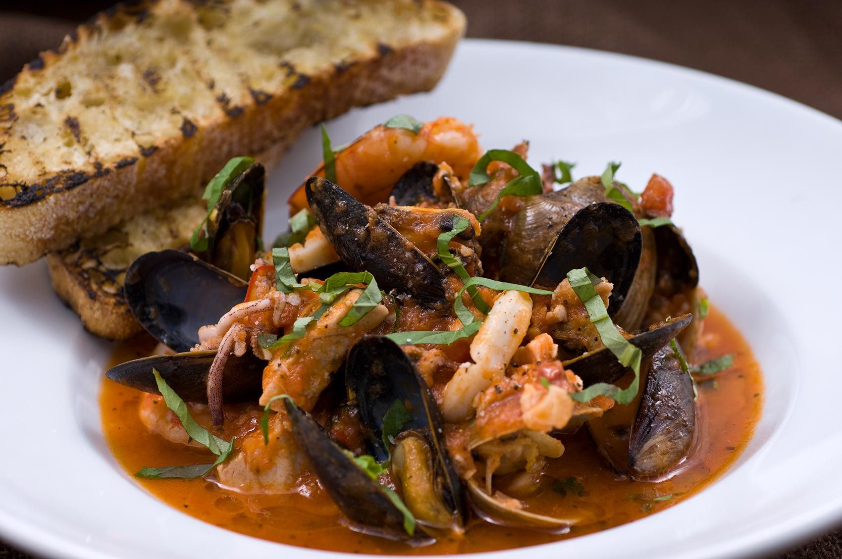 what-is-seafood-cioppino