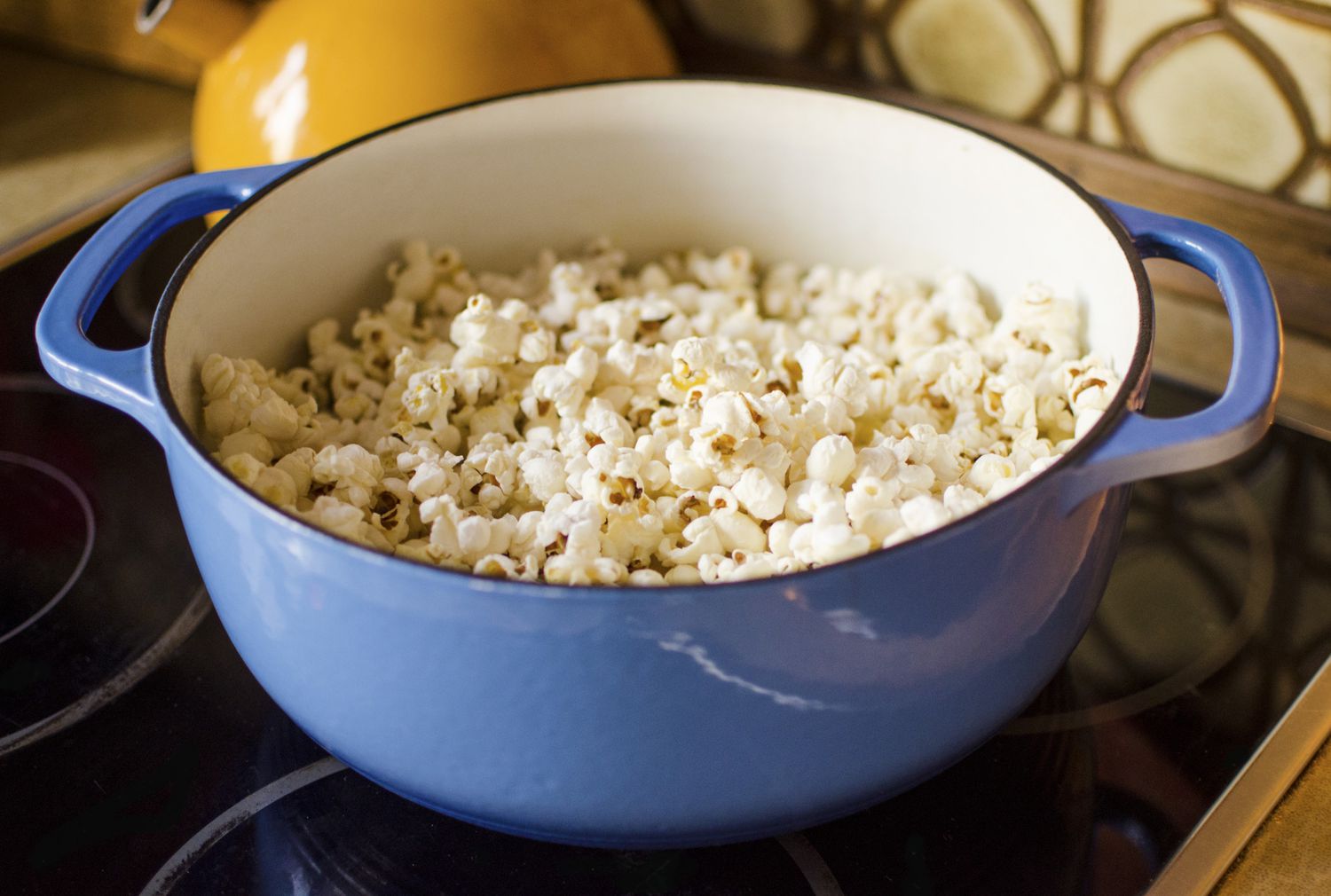 what-is-the-best-oil-to-cook-popcorn