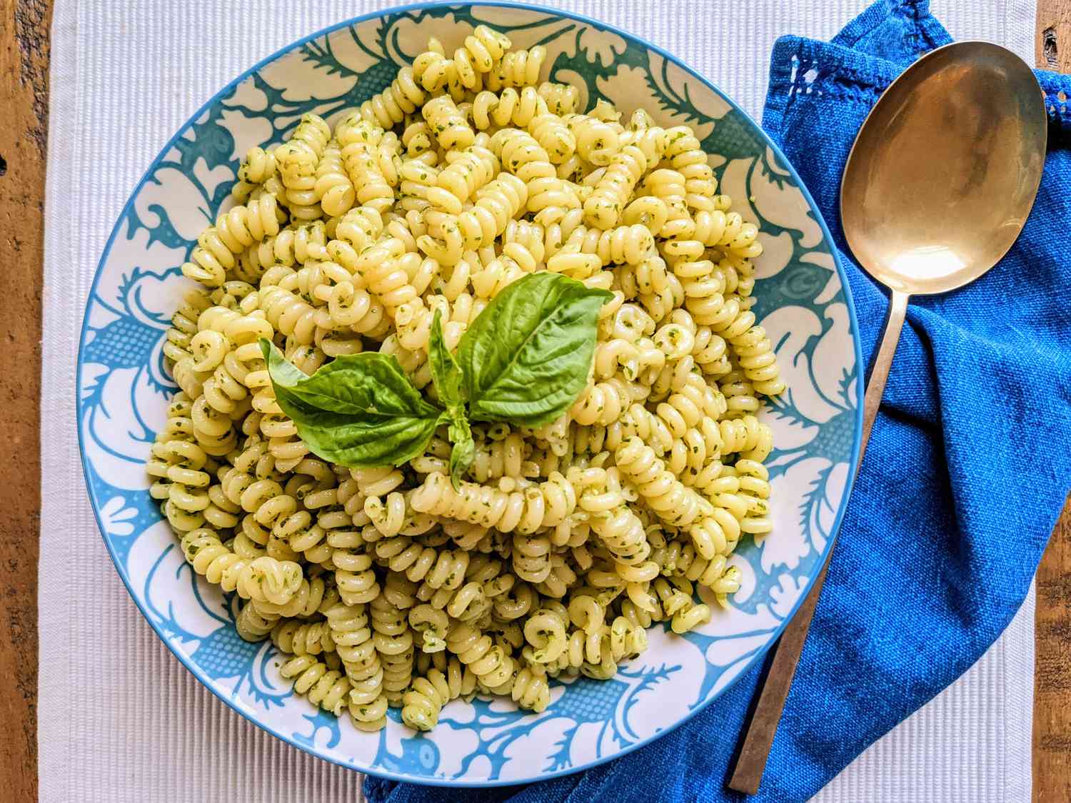 what-is-the-best-pasta-for-pesto