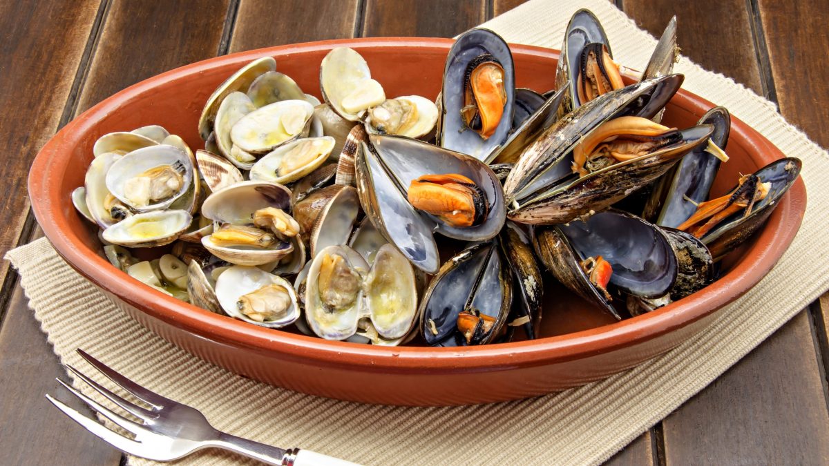 what-is-the-black-stuff-in-mussels