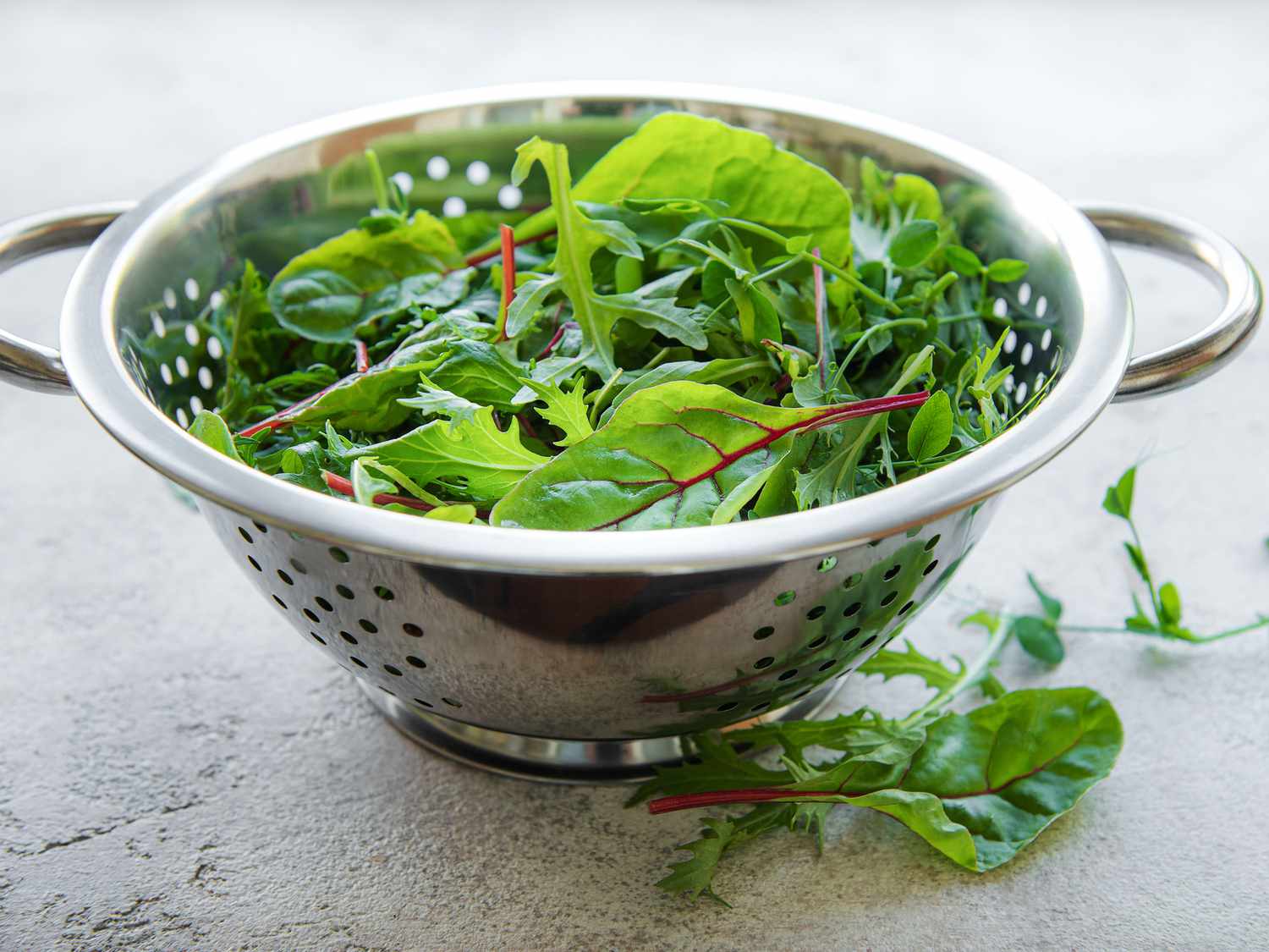 what-is-the-difference-between-a-colander-and-a-strainer