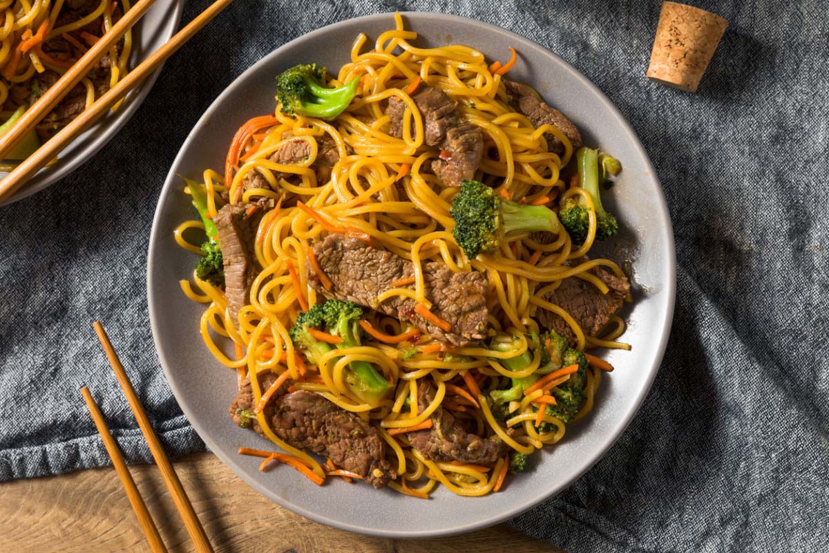 what-is-the-difference-between-chow-mein-and-lo-mein