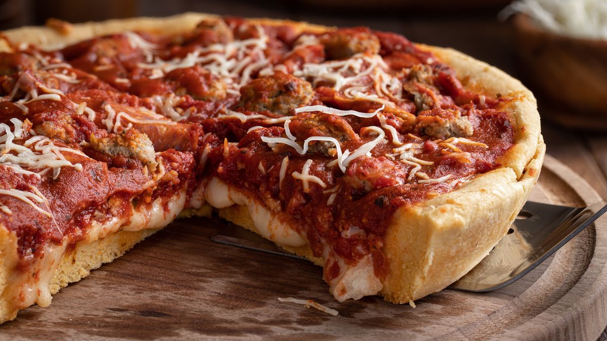 what-is-the-difference-between-deep-dish-pizza-vs-stuffed-pizza