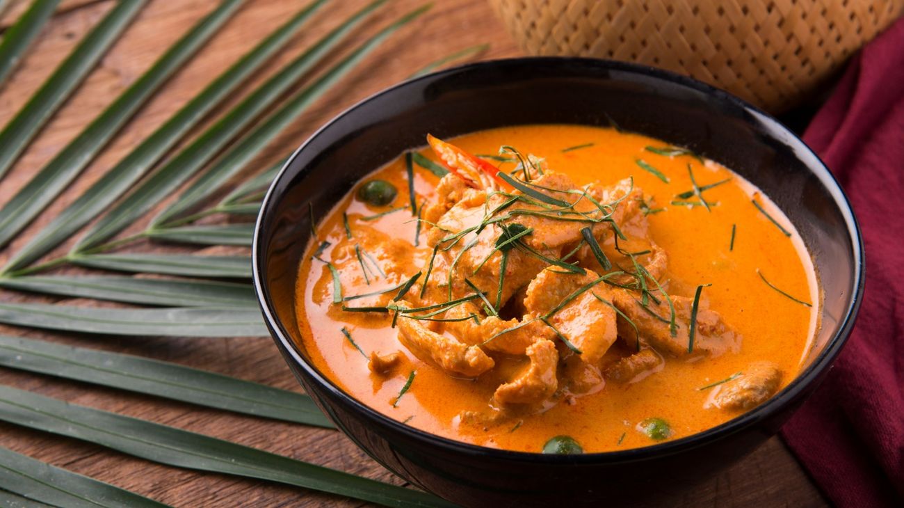 what-is-the-difference-between-red-curry-vs-yellow-curry