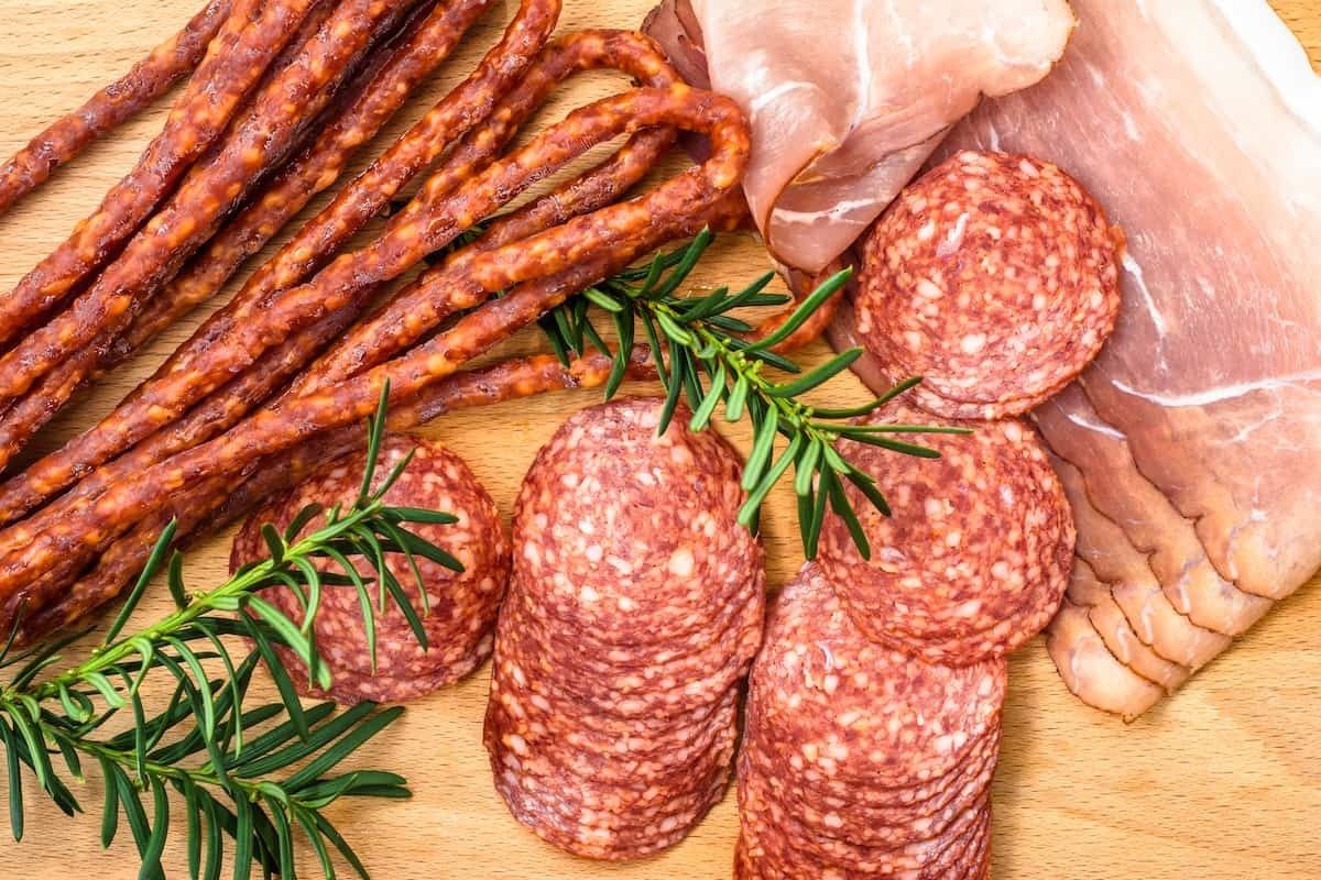 what-is-the-difference-between-summer-sausage-and-salami