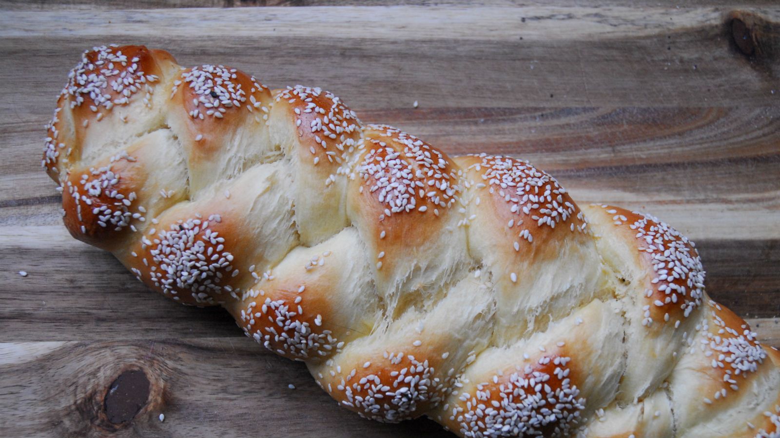 what-is-the-origin-of-challah-bread