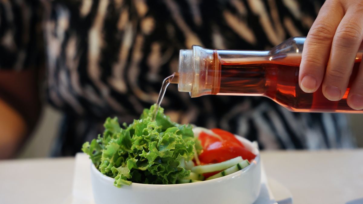 what-is-vinegar-used-for-in-salad