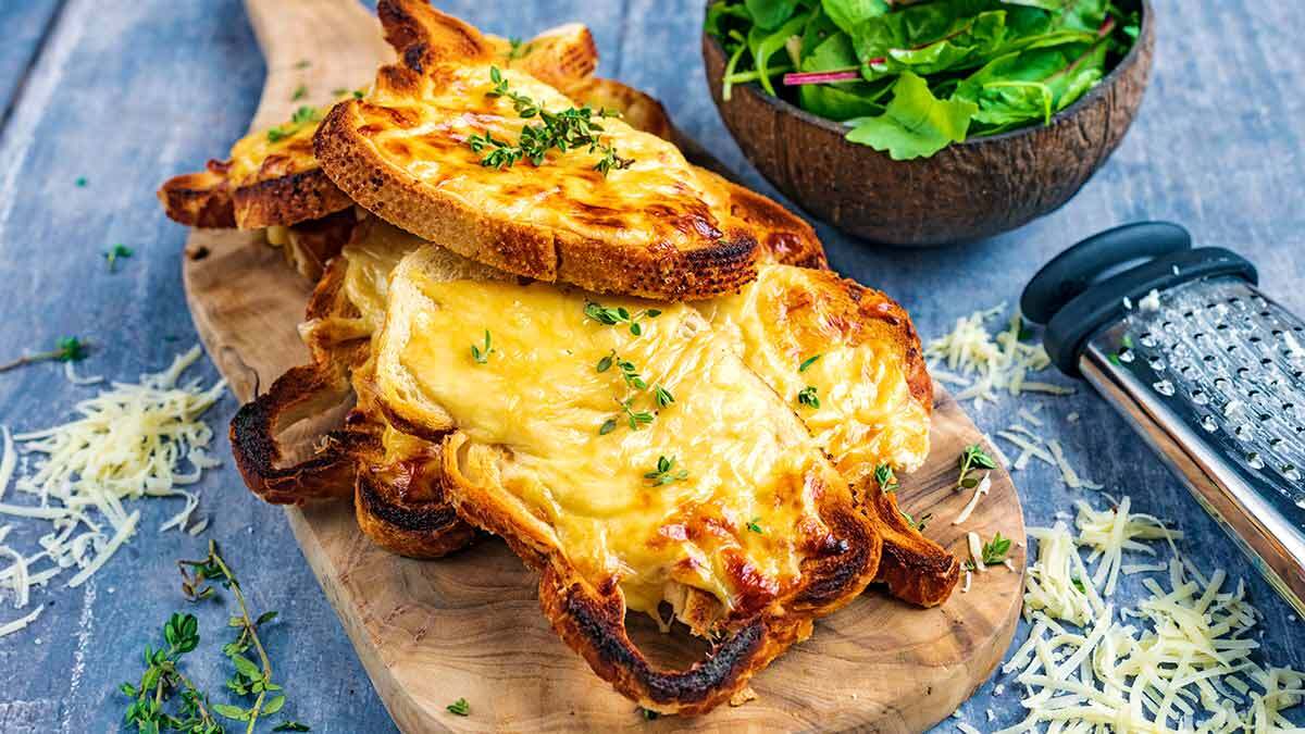 what-is-welsh-rarebit-made-of