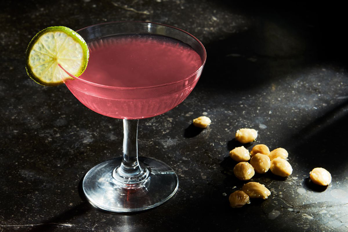 what-is-a-cosmopolitan-cocktail