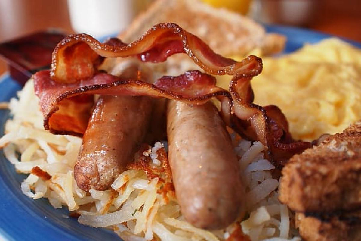what-is-the-difference-between-sausage-and-bacon