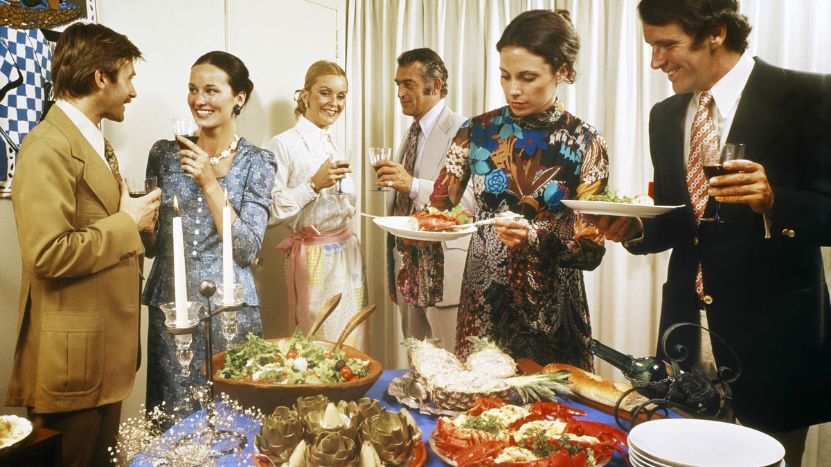 exploring-global-first-dinner-party-host-traditions