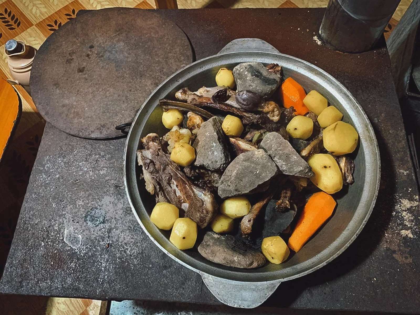 exploring-traditional-mongolian-nomadic-cooking-methods