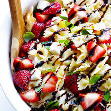 5-ingredient strawberry caprese pasta salad recipe