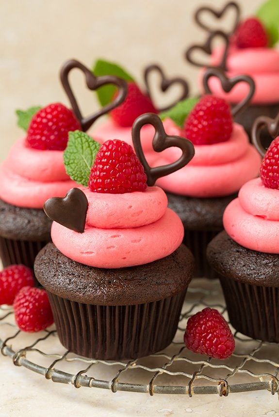 dark chocolate cupcakes with raspberry buttercream frosting recipe