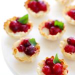 super-easy cranberry baked brie bites recipe