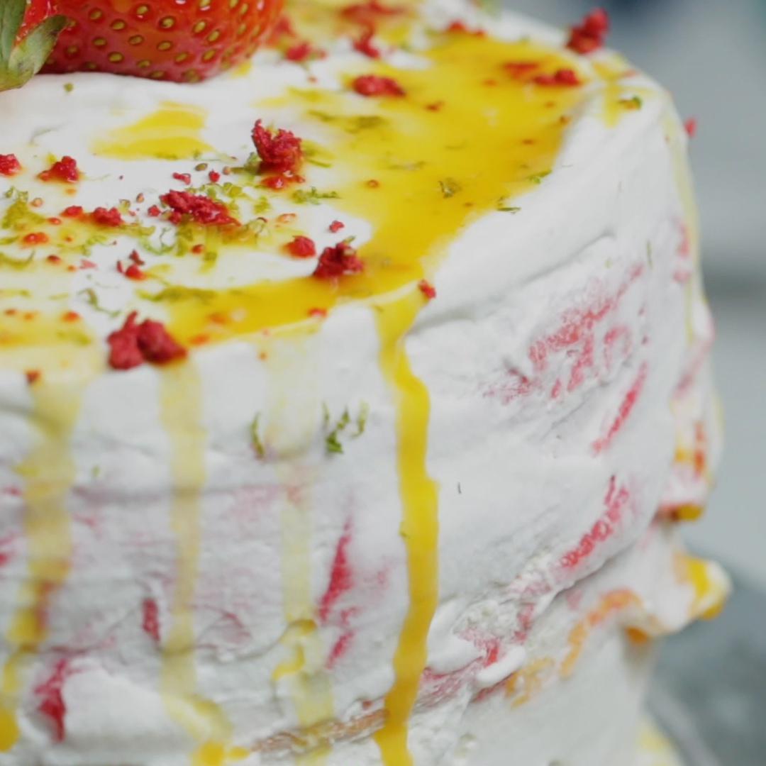 Green Cilantro: Strawberry Gâteau de Crêpes