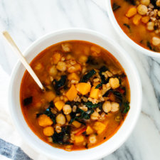 vegan sweet potato, kale and chickpea soup recipe