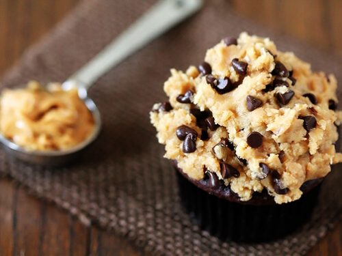 chocolate cupcakes with peanut butter cookie dough “frosting” recipe