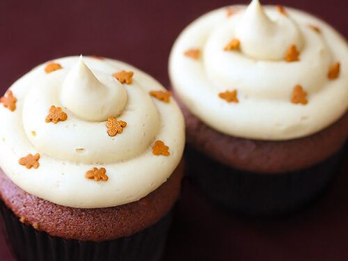 gingerbread cupcakes with molasses cream cheese frosting recipe