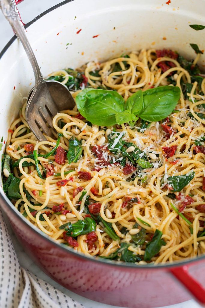 spaghetti with sun dried tomatoes and spinach recipe