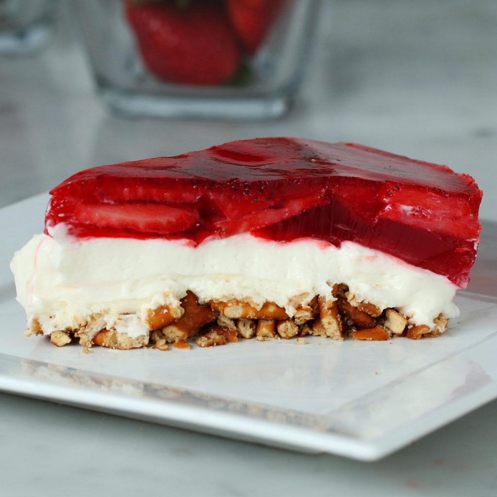 strawberry pretzel cheesecake recipe