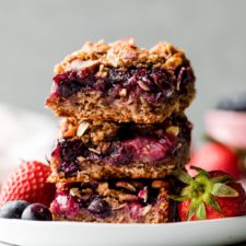 healthy berry streusel bars recipe