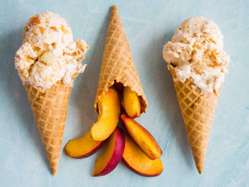 no-churn peach cobbler ice cream recipe