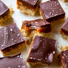 salted caramel pretzel crunch bars recipe