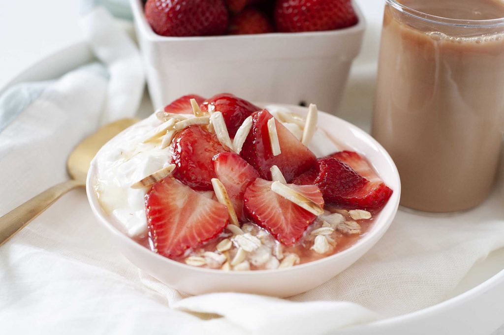 strawberry buttermilk overnight oats recipe